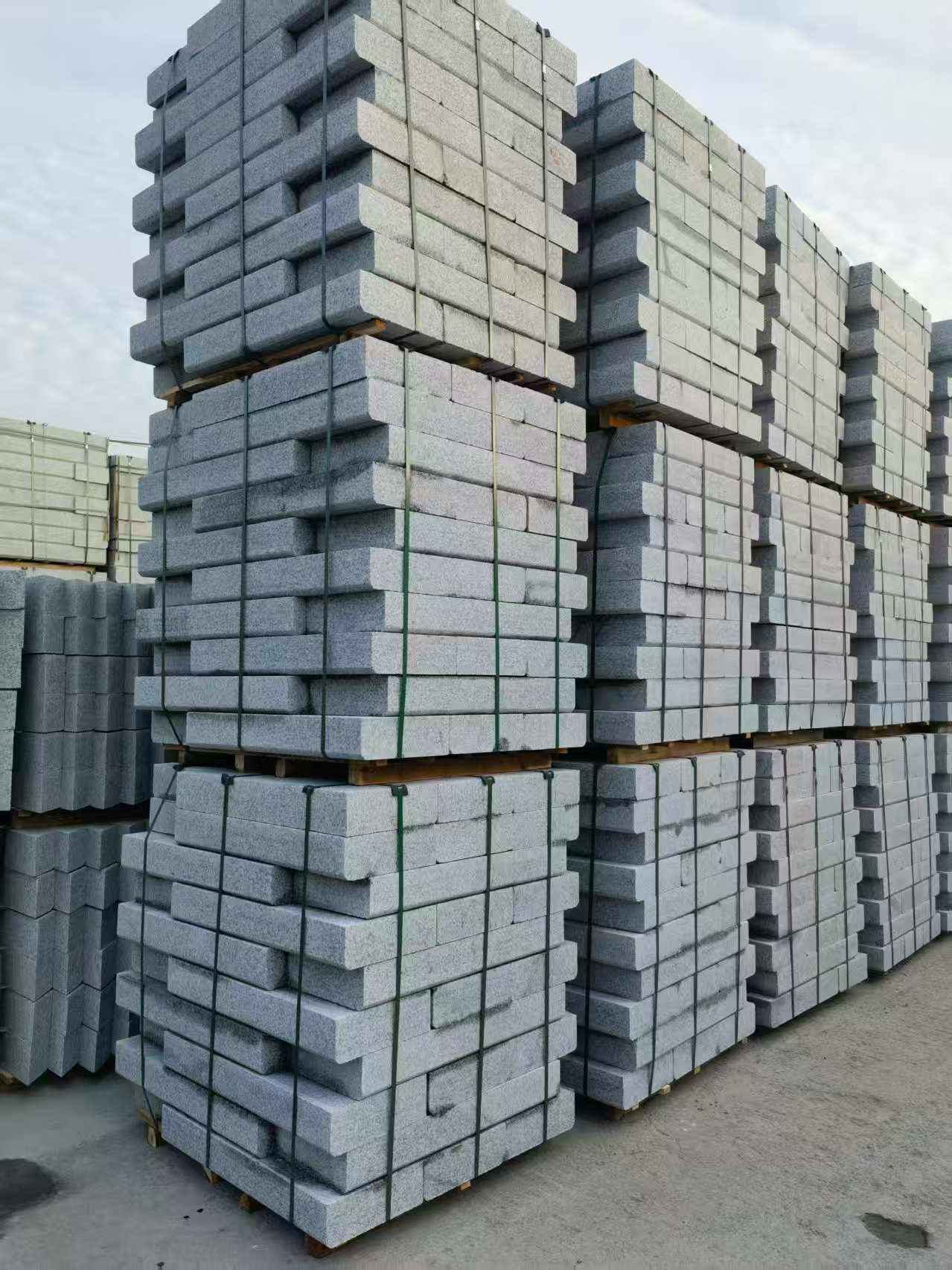 温州 路沿石（路侧石），颜色一致，尺寸标准