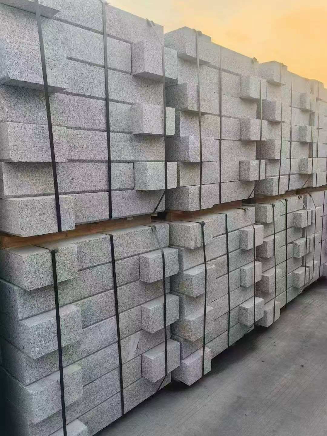 温州 芝麻白路沿石