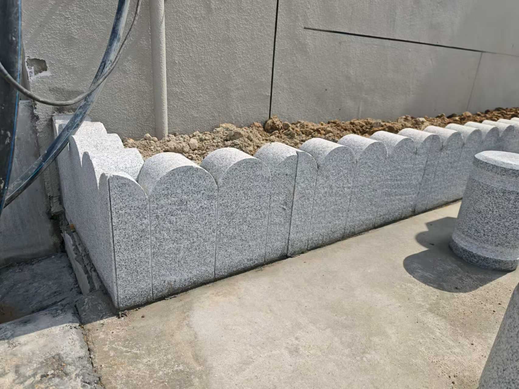 温州 芝麻白花岗岩花边石铺装效果图