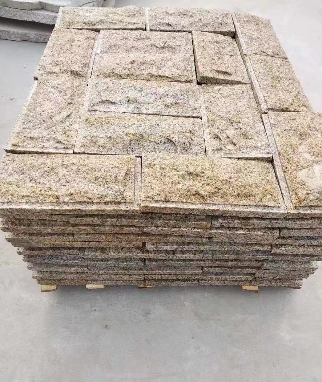 温州黄锈石蘑菇石